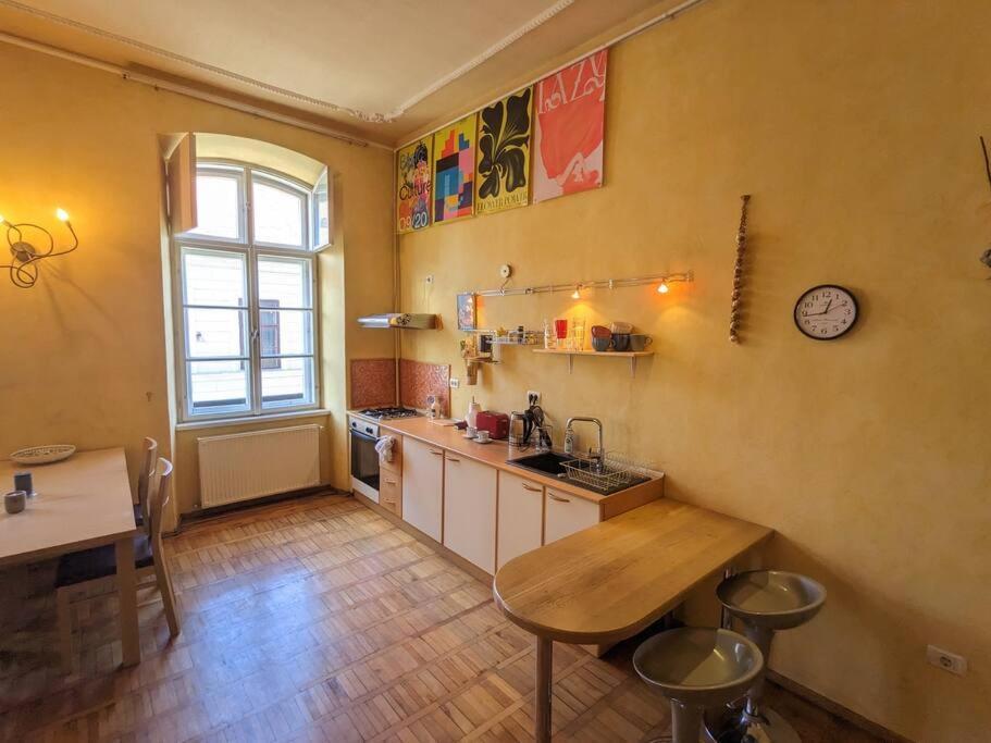 Boheme Central Apartment Тимишоара Екстериор снимка